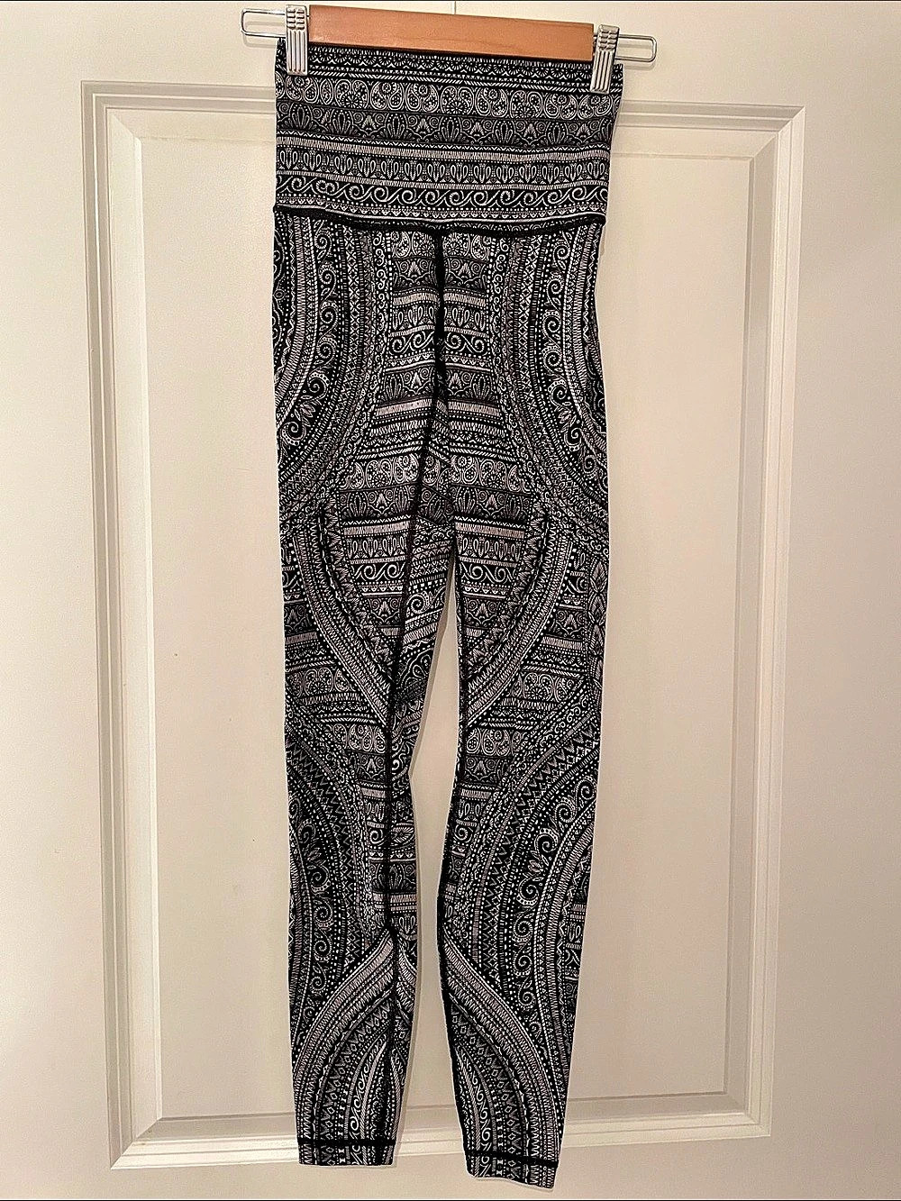 Lululemon Wunder Under Pant III (Coco Pique Black White) Paisley Leggings Black.